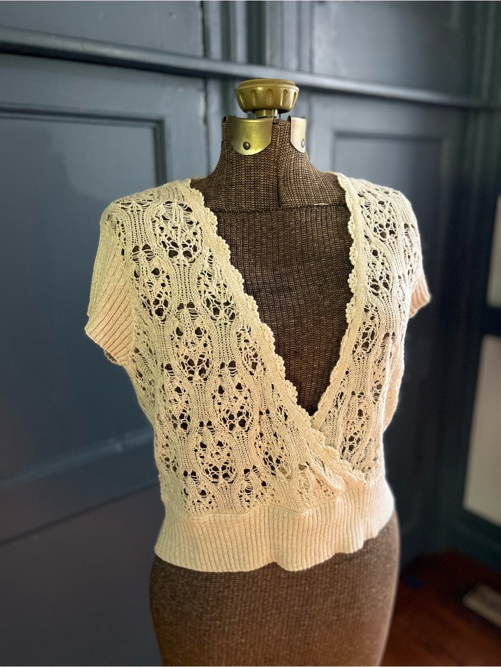 Vintage Cottagecore Knitted Lace Sweater Cream with Gold Flecks Women’s Sz M